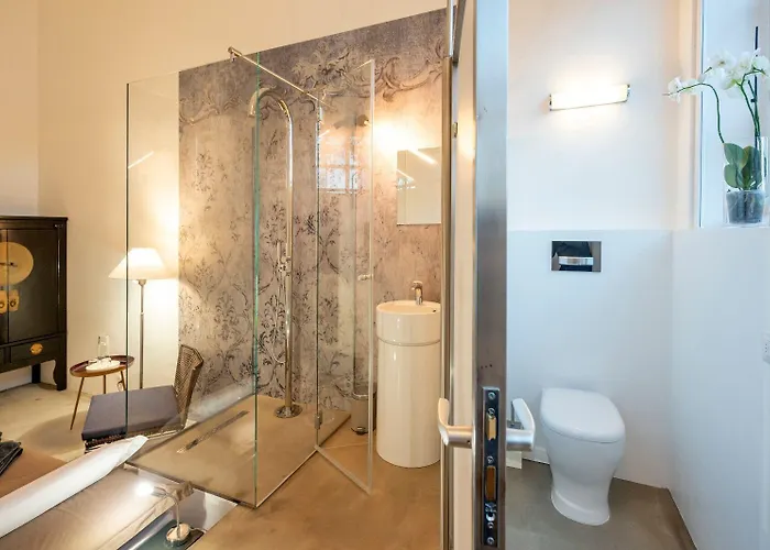 Loft 19 Bed & Breakfast 4*
