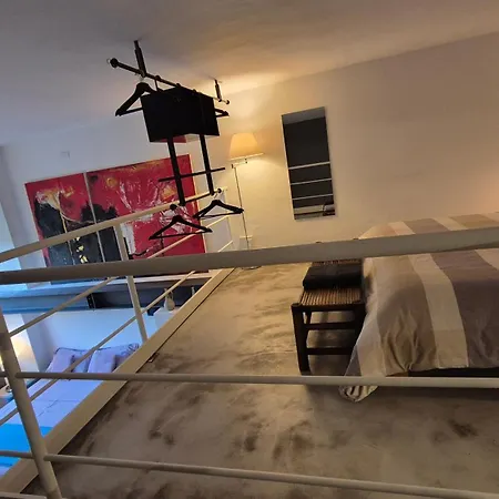 Loft 19 Bed & Breakfast *